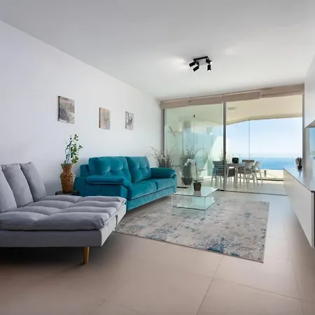 Stupa Hills Amazing Sea Views 贝纳尔马德纳